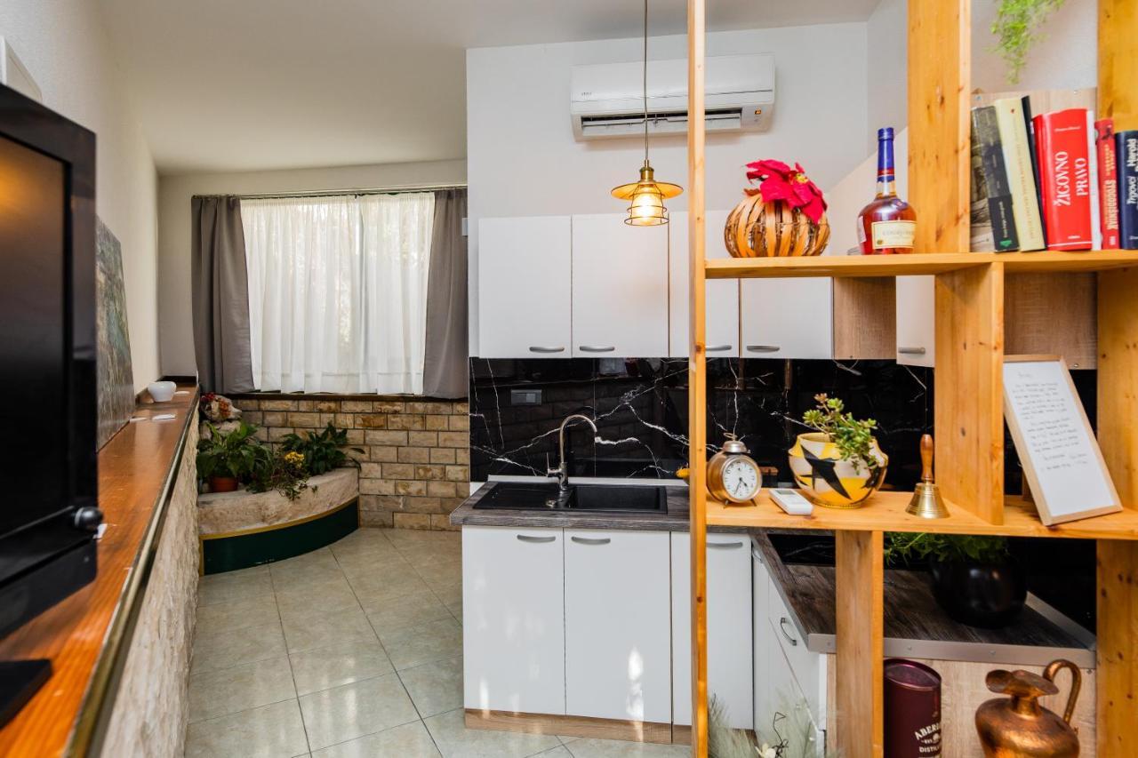 Glicinia Apartment Šibenik Exterior foto